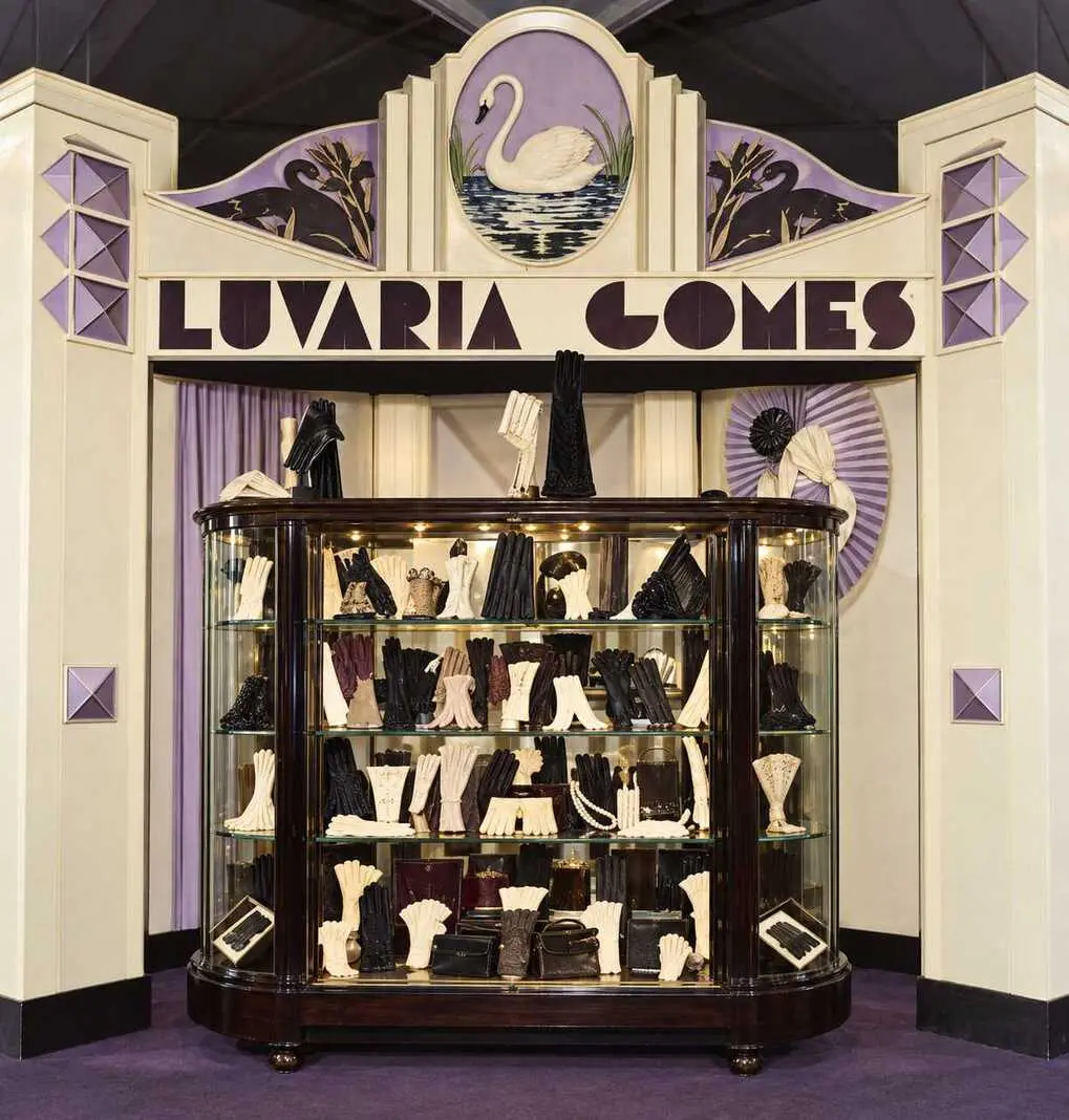 Centro do Rio tinha a Luvaria Gomes, loja que começou com luvas em 1896. É interessante ver como um negócio de moda vir…