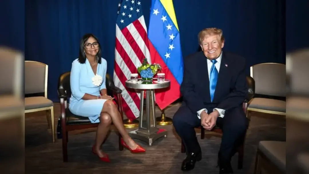 Nova York viu manifestantes contra o encontro entre Trump e Delcy Rodríguez na ONU. Isso joga na cara a contradição da …