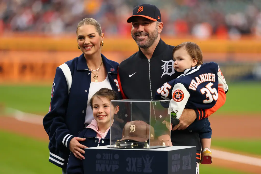 Justin Verlander encerrou sua carreira de 21 temporadas com cerimônia em Detroit, tendo Kate Upton e os filhos presente…