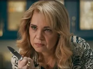 Pilar cumpre ameaça feita há seis anos e vira assassina no programa Quem Ama Cuida. É chocante ver a reviravolta em alg…