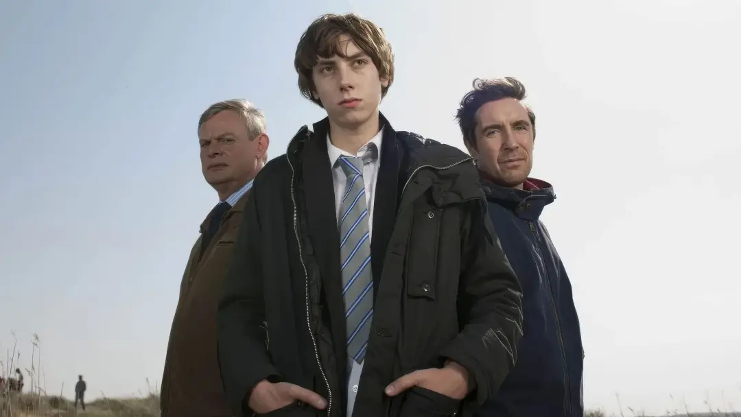 Séries antigas britânicas ganham destaque, como um thriller de crime em duas partes, para maratonar no fim de semana. É…