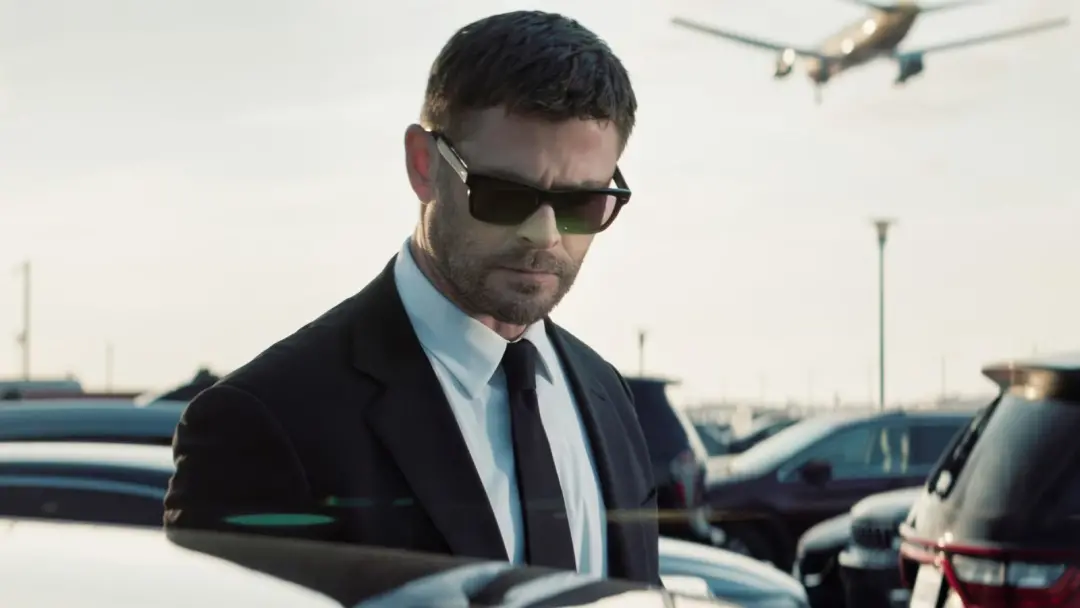 Chris Hemsworth e o filme Crime 101, que arrecadou 72,9 milhões de dólares na estreia, tá tendo uma segunda chance no P…