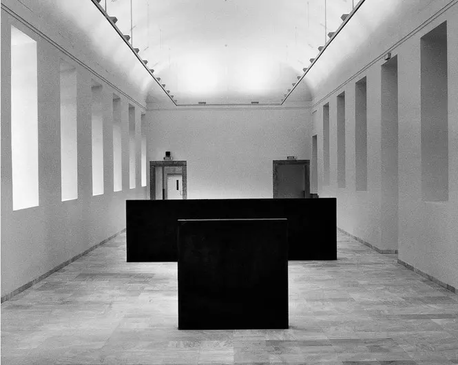 Museu Reina Sofía, em Madri, não achou uma escultura de 38 toneladas de aço de Richard Serra, que sumiu do depósito. O …