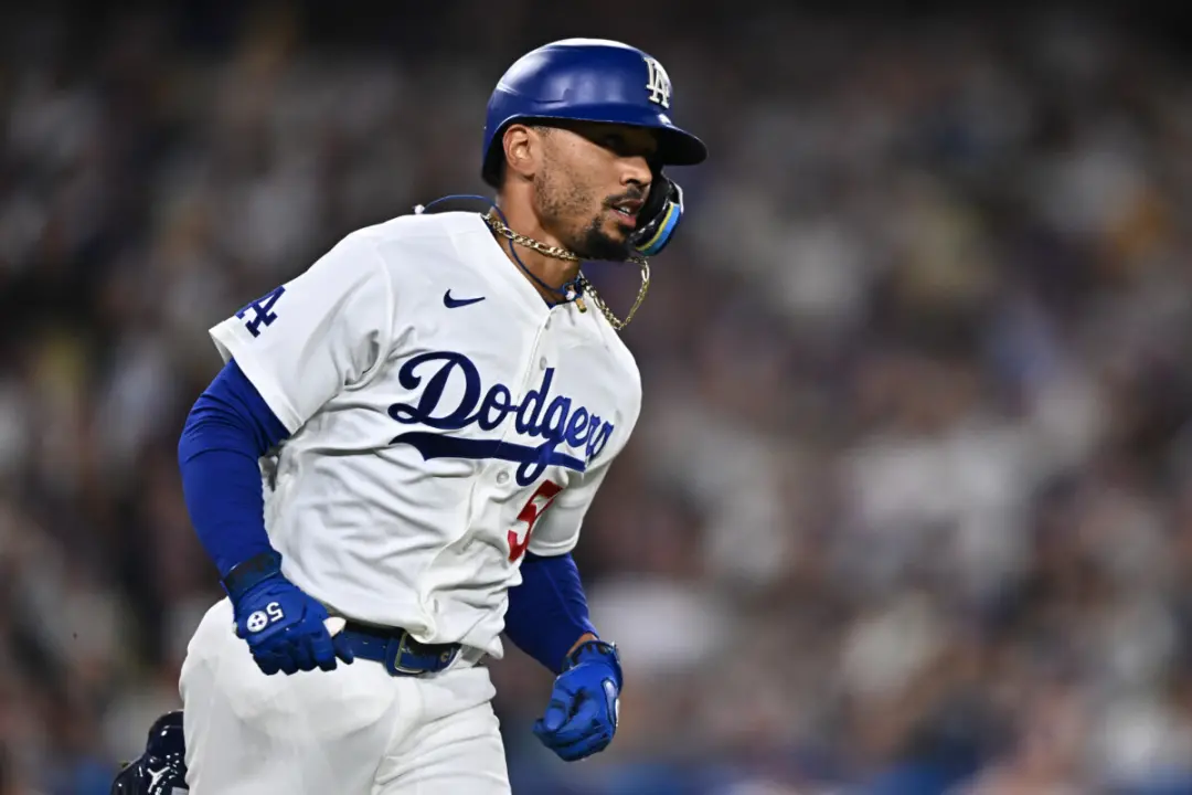 Mookie Betts tá com um setembro incrível, batendo .367 com 21 RBIs e seis home runs. Ele tá sendo o principal motor ofe…