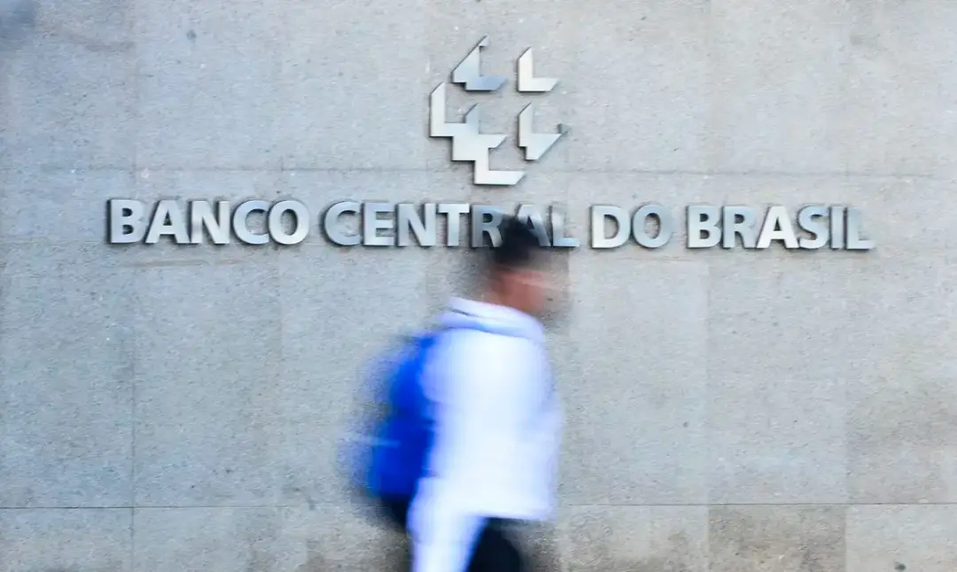 Ex diretor do Banco Central fala que o ajuste fiscal no Brasil deve ser em 2027. Se for proativo, a economia desacelera…