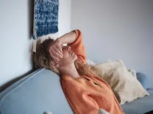 Mulheres relatam mudanças drásticas na vida por causa da menopausa, sentindo que iam morrer. Essa experiência mostra o …