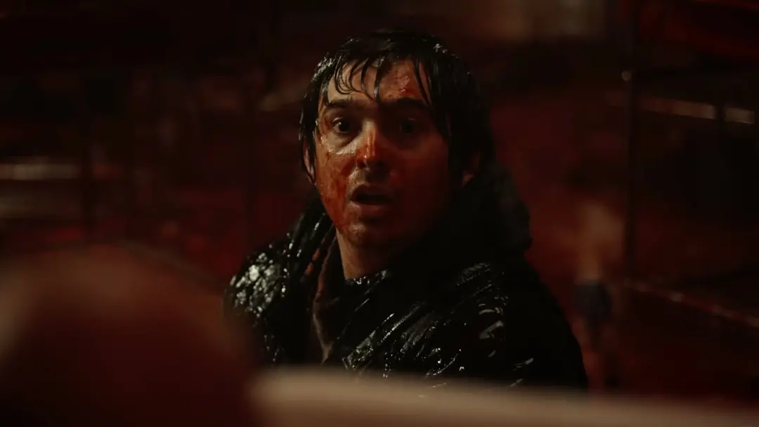 Austin Abrams como entregador médico no novo Resident Evil, que sai em 18 de setembro de 2026. A franquia tem mais de s…