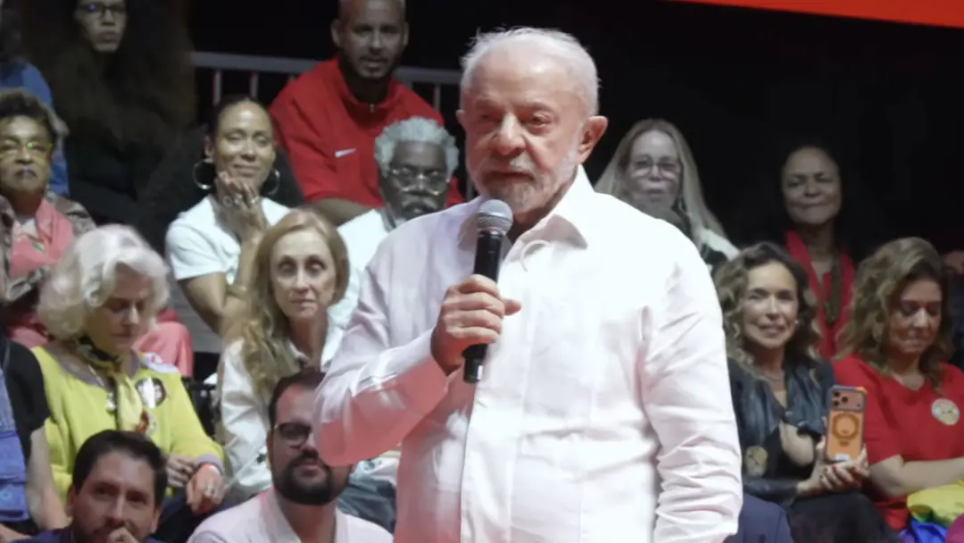 Flavio Bolsonaro acionou o TSE contra Lula por ter sido chamado de pai do Tigrinho em críticas sobre as bets. A coligaç…