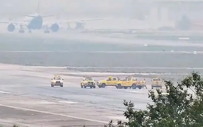 Aeroporto de Guarulhos teve voos suspensos na tarde desta sexta por um homem invadir a pista de pouso e decolagem. A si…