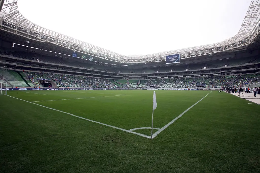 Apostas em jogos de futebol foram incluídas na proibição do governo, impedindo novos depósitos nos sites a partir de ho…