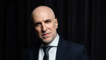 Ministro do TSE determinou que Antonio Tabet apague posts sobre Flávio Bolsonaro e Nossa Senhora Aparecida, após a narr…