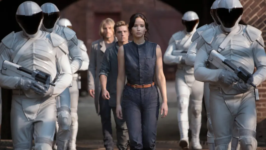 The Hunger Games: Catching Fire é o melhor filme da franquia para revisitar antes do Sunrise on the Reaping. A história…