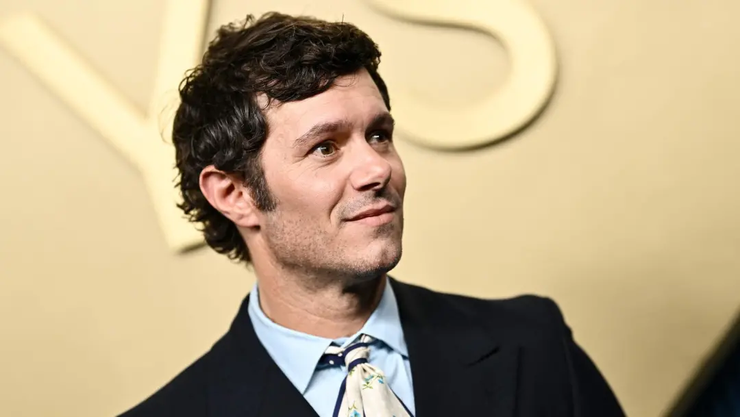 Adam Brody apoiou a causa Pela Palestina Livre em entrevista antes de Nobody Wants This temporada 3. É um movimento que…