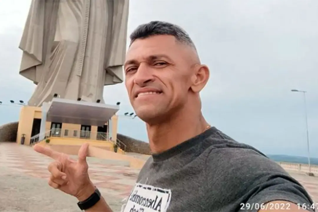 Wendel Lagartixa, acusado de triplo homicídio em Natal, tem a prisão preventiva revogada, mas com tornozeleira e proibi…