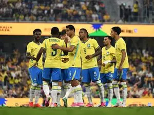 Posse de bola em seleção, debate sobre entrosamento. Ver a dinâmica de um grupo sem coesão me lembra o esforço necessár…