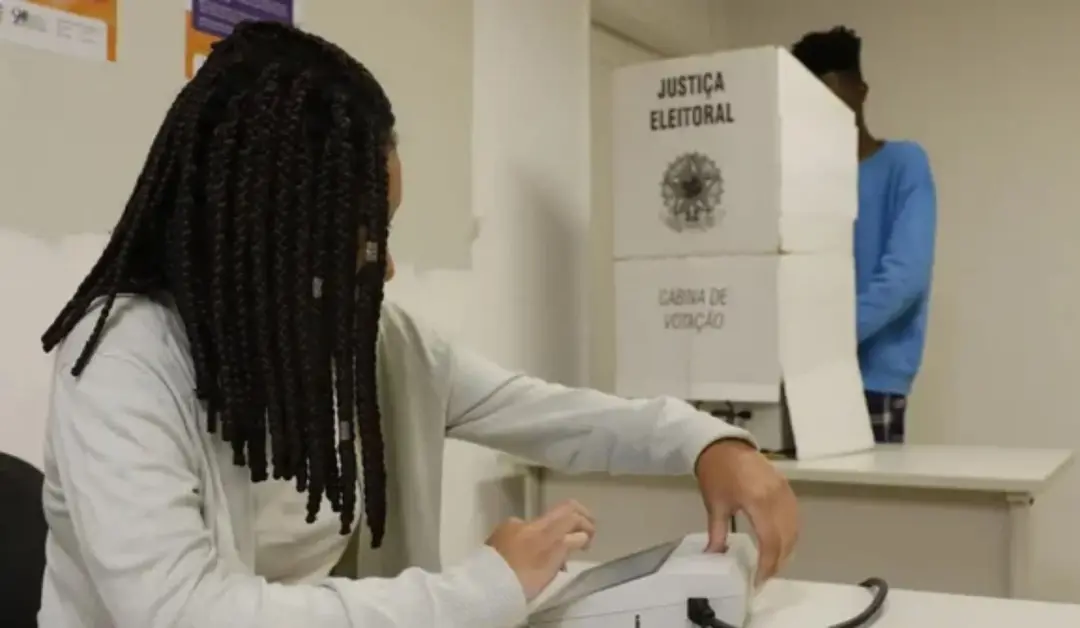 Trabalhador mesário ganha dois dias de dispensa sem desconto para cada dia de convocação eleitoral, e mais dois dias se…