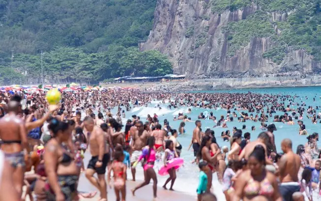 Carioca pode voltar às praias no sábado depois de um mês de chuvas históricas no Rio de Janeiro. O fim do alerta de res…