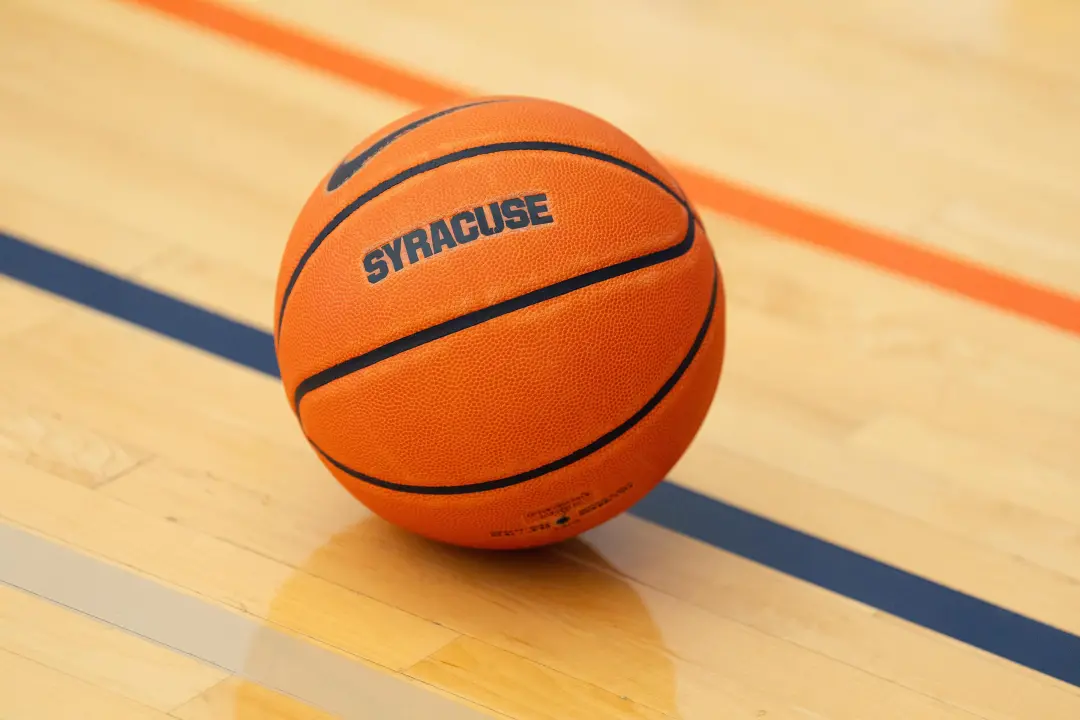 Moussa Kamissoko, craque de cinco estrelas, se comprometeu com a Universidade de Syracuse. A escolha dele por McNamara,…