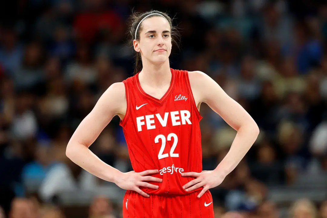 Caitlin Clark lidera a WNBA com 8,5 assistências por jogo, e é a única com média acima de 20 pontos e 8 assistências na…