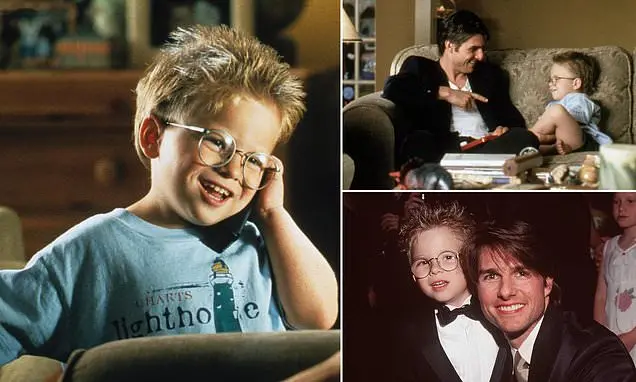 Jonathan Lipnicki, do filme Jerry Maguire, apareceu no tapete vermelho 30 anos depois do papel icônico. Aquele trecho i…
