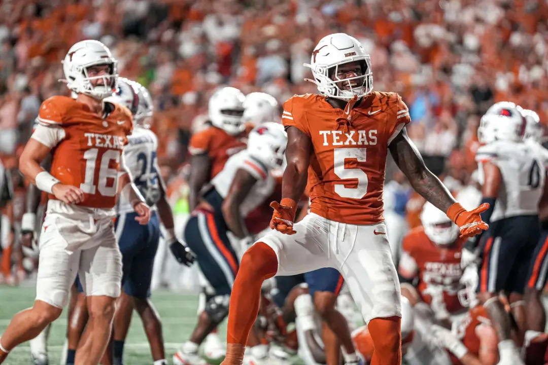 Texas enfrentando Tennessee em Knoxville no sábado. A defesa do Texas tem sido forte, com apenas nove pontos em seis qu…