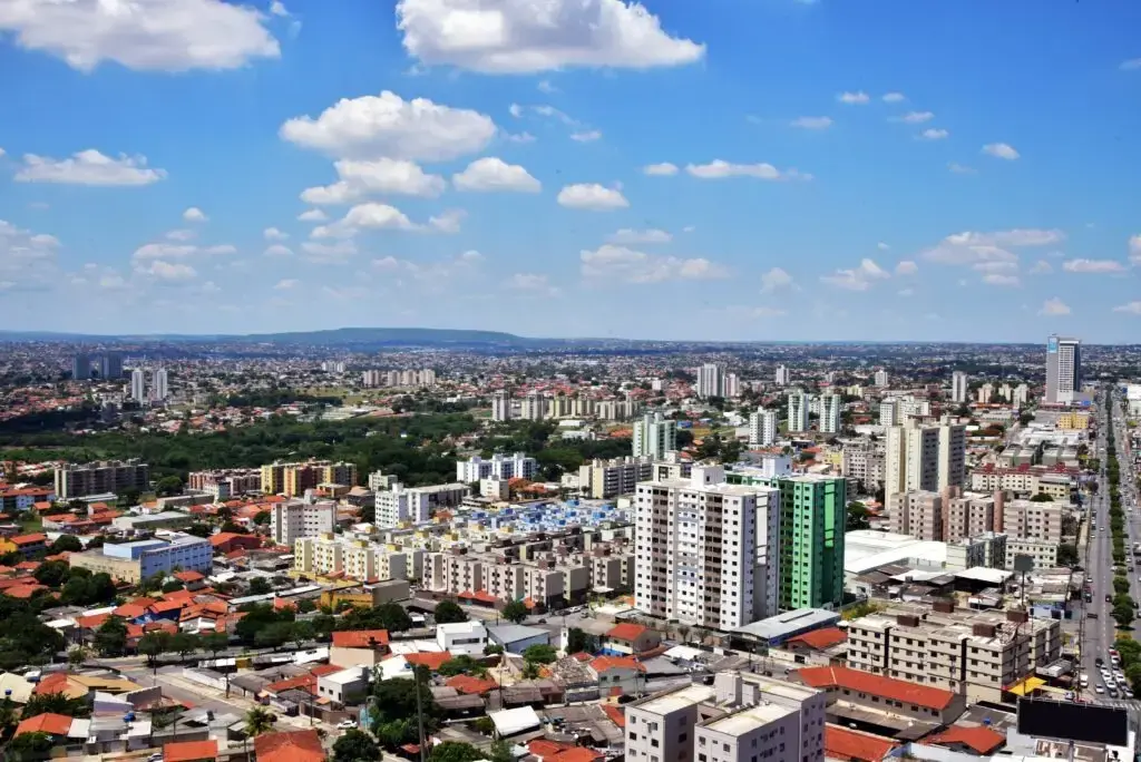 AparecidaPrev avalia investir em fundos imobiliários, diz a presidente Márcia Tinoco. A cautela faz sentido, porque o m…