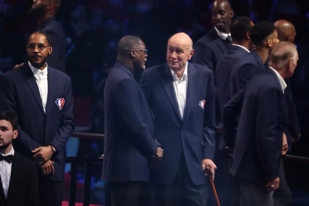 Bob Pettit, lenda do basquete, faleceu aos 93 anos. Ele foi MVP inaugural da liga e único a ter média superior a 20 pon…