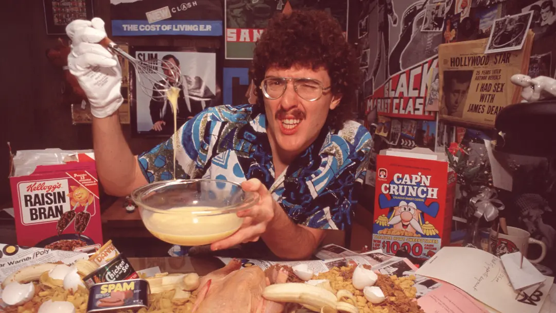 Asteróide (14331) Alyankovic recebeu nome em homenagem ao músico Weird Al, por sua influência em ciência e criatividade…
