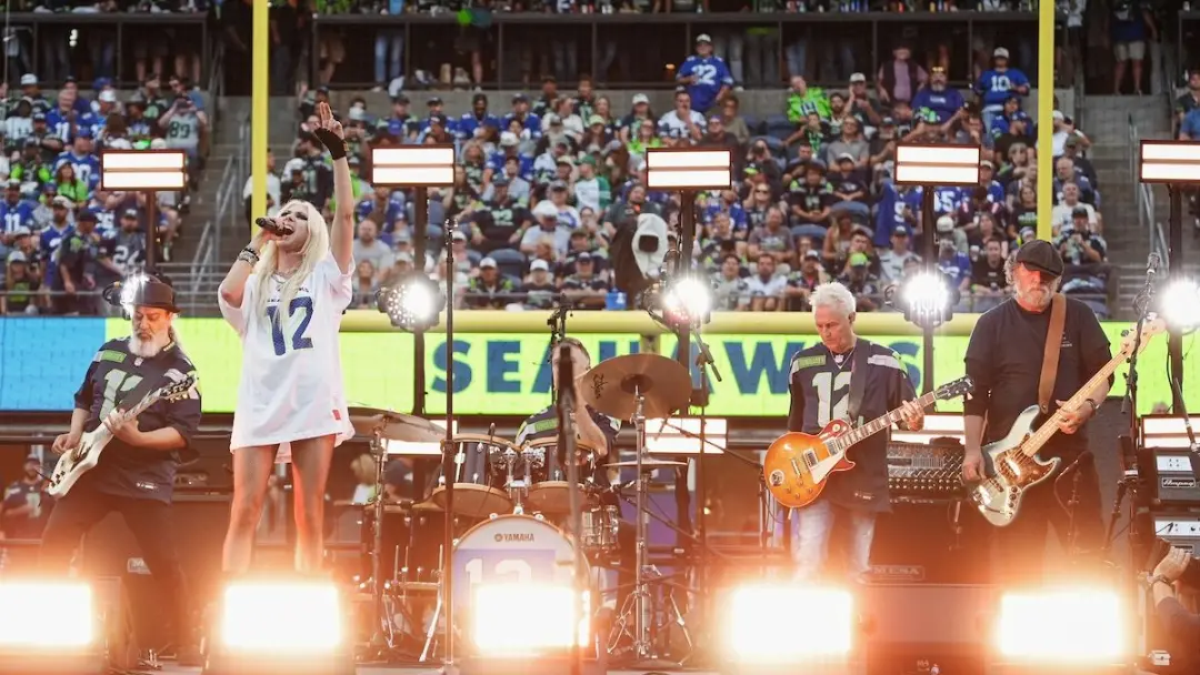 Soundgarden soltou o vídeo oficial da apresentação no intervalo da NFL em Lumen Field. A banda tocou com Taylor Momsen …