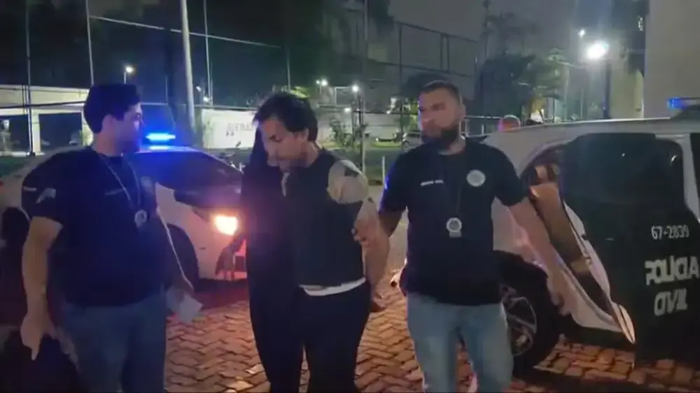 Influenciador com mais de 400 mil seguidores foi preso no Rio de Janeiro por golpe de bolsas de luxo. A gente vê a expo…
