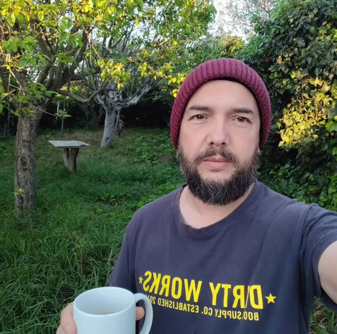 Pablo Téllez de la Poza morreu num acidente de moto em Córdoba, horas antes da abertura do festival Cosmopoética 2026. …