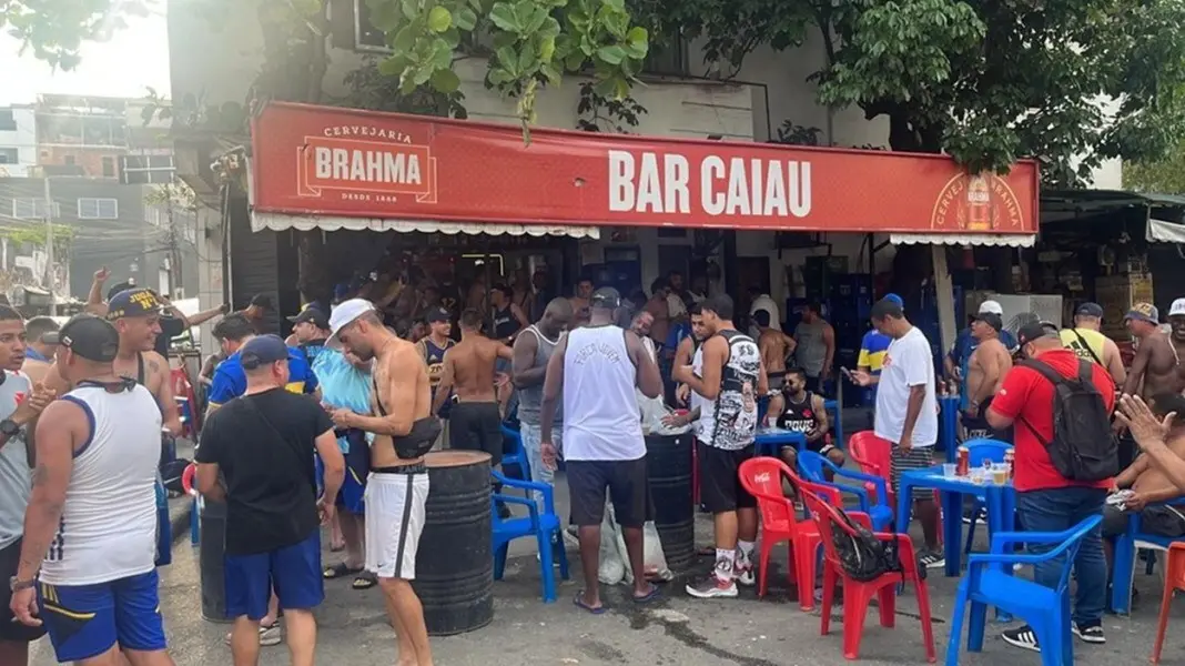 Amizade entre torcidas do Vasco e Boca Juniors pode ajudar o Cruzmaltino a jogar em São Januário. A relação entre a For…