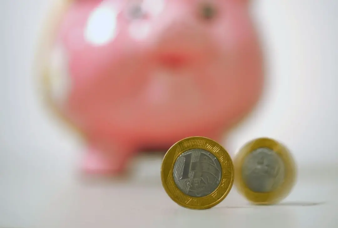 Recorde de 15 bilhões em investimentos no Tesouro Direto em agosto. Com a Selic em 13,75%, o pessoal tá buscando segura…