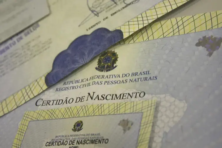 Um homem no Tribunal de Justiça de São Paulo teve o pedido para mudar o sobrenome Flor negado. O desembargador sustenta…