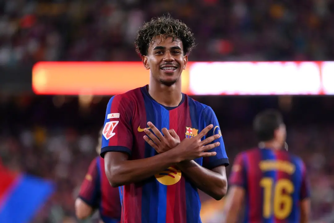 Lamine Yamal, jovem prodígio, falou sobre a maturidade no futebol, dizendo que quanto mais feliz ele está, melhor ele j…