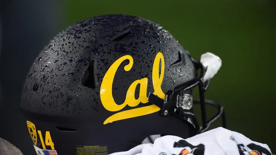 Clemson e California vão se enfrentar com uma oferta de 200 dólares em apostas bônus. Ambos os times estão 2 a 1, e a c…
