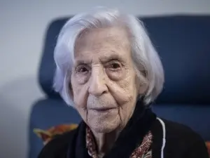 Eleitora de cem anos que votou no primeiro pleito com voto feminino tende a votar em Lula. Um registro histórico que mo…