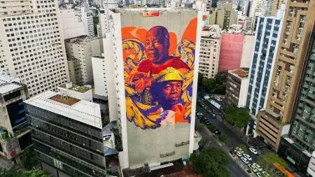 Milton Nascimento homenageado em mural gigante no centro de Belo Horizonte. Arte assim é um jeito bonito de manter a me…
