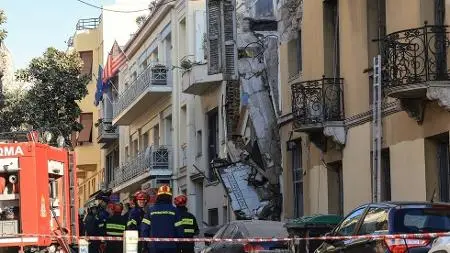Explosão em Atenas derruba prédio e deixa feridos no bairro turístico. Situações assim mostram como a fragilidade dos l…