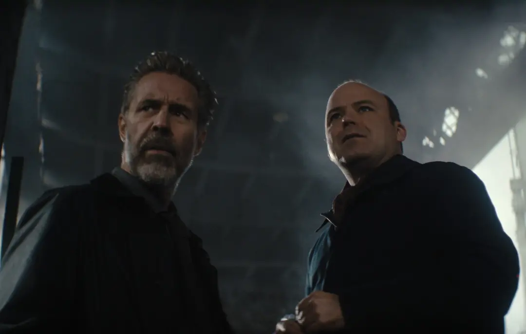 Charlie Brooker tá fazendo Blackmere, um suspense de crime que é comédia absurda, estrelado por Paddy Considine e Lena …