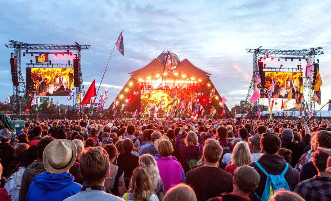 Glastonbury Festival vai acontecer no ano que vem, e a gente tem um prazo importante hoje, mesmo quem já se inscreveu. …