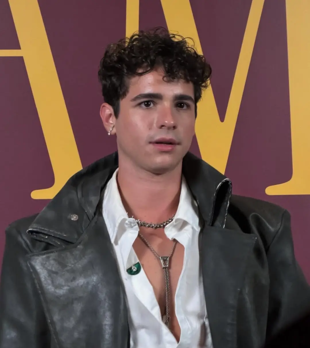 João Victor Gonçalves, com 24 anos, estreou em novela das 21h com o personagem Mau Mau em Quem ama cuida. O sucesso da …