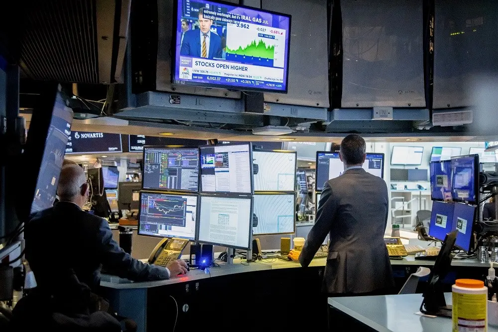 Dow Jones Futuro sobe 0,20% mas segue na quarta semana de perdas seguidas. Os juros da Treasury de 10 anos chegaram a 5…