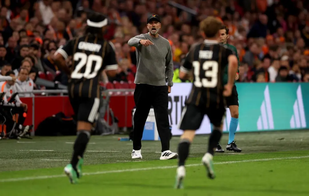 Gnabry, atacante do Bayern, perdeu a posse de bola em lance decisivo contra a Holanda, permitindo o empate no final do …