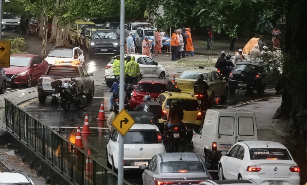 Um milhão de vidas em risco, quase 2375 pessoas morreram em acidentes no Rio no ano passado. Esse aumento, mesmo com a …