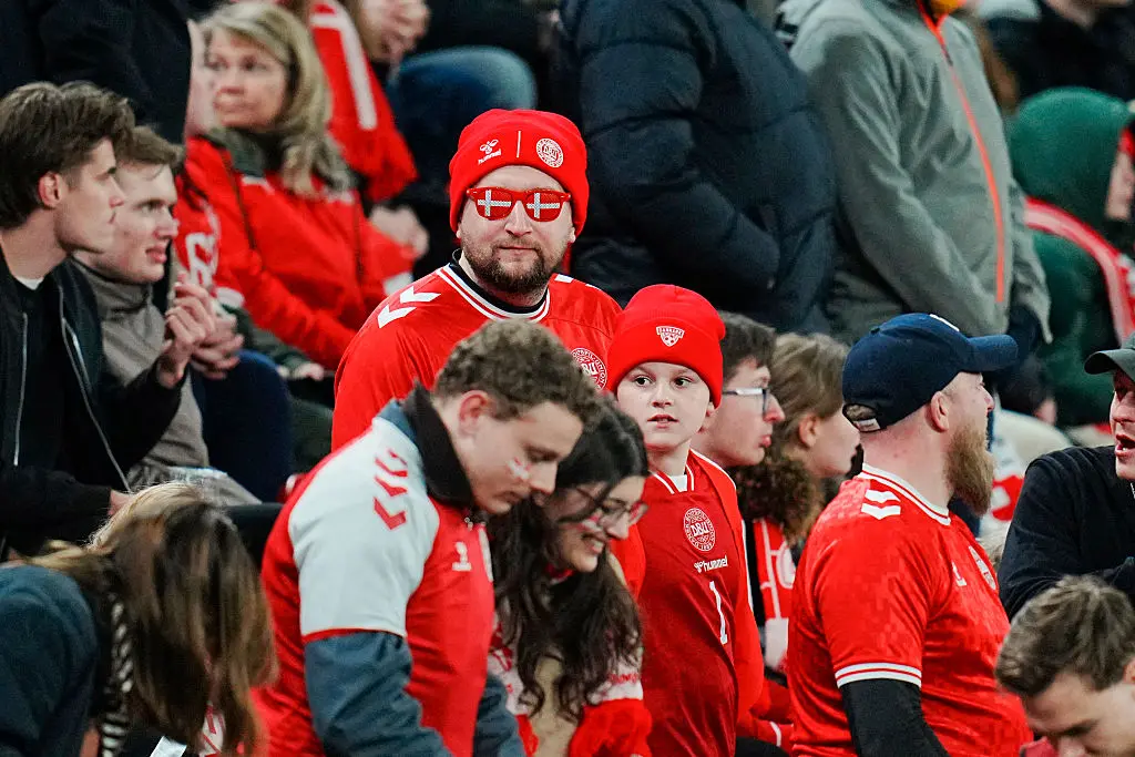 Suportadores dinamarqueses tomaram o ferry entre Copenhague e Oslo antes do jogo da Liga das Nações entre Noruega e Din…