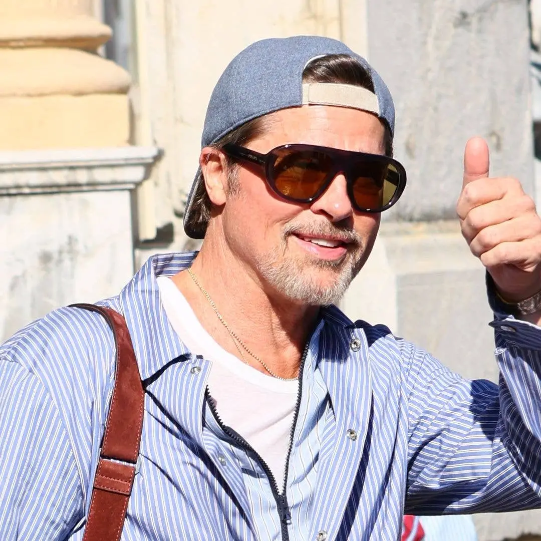 Brad Pitt apareceu em Espanha com Ines de Ramon, sua namorada de quatro anos, no Festival de San Sebastián. A mudança d…
