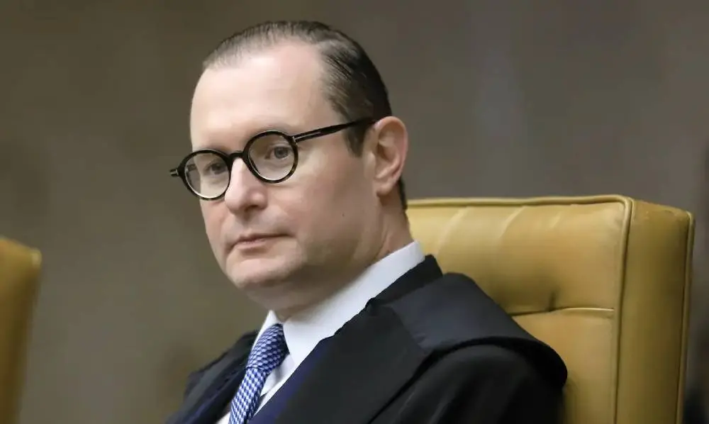 Ministro Zanin deu 48 horas para a Anatel se manifestar sobre o acesso à internet móvel nas 72 horas antes das eleições…