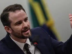 Governo e Banco Central mudaram regras de FIDCs para coibir lavagem de dinheiro. Essa mudança visa apertar o cerco no s…