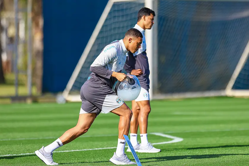 Renato Portaluppi acompanhou a preparação do Grêmio no Centro de Treinamento Presidente Luiz Carvalho, iniciando a Data…